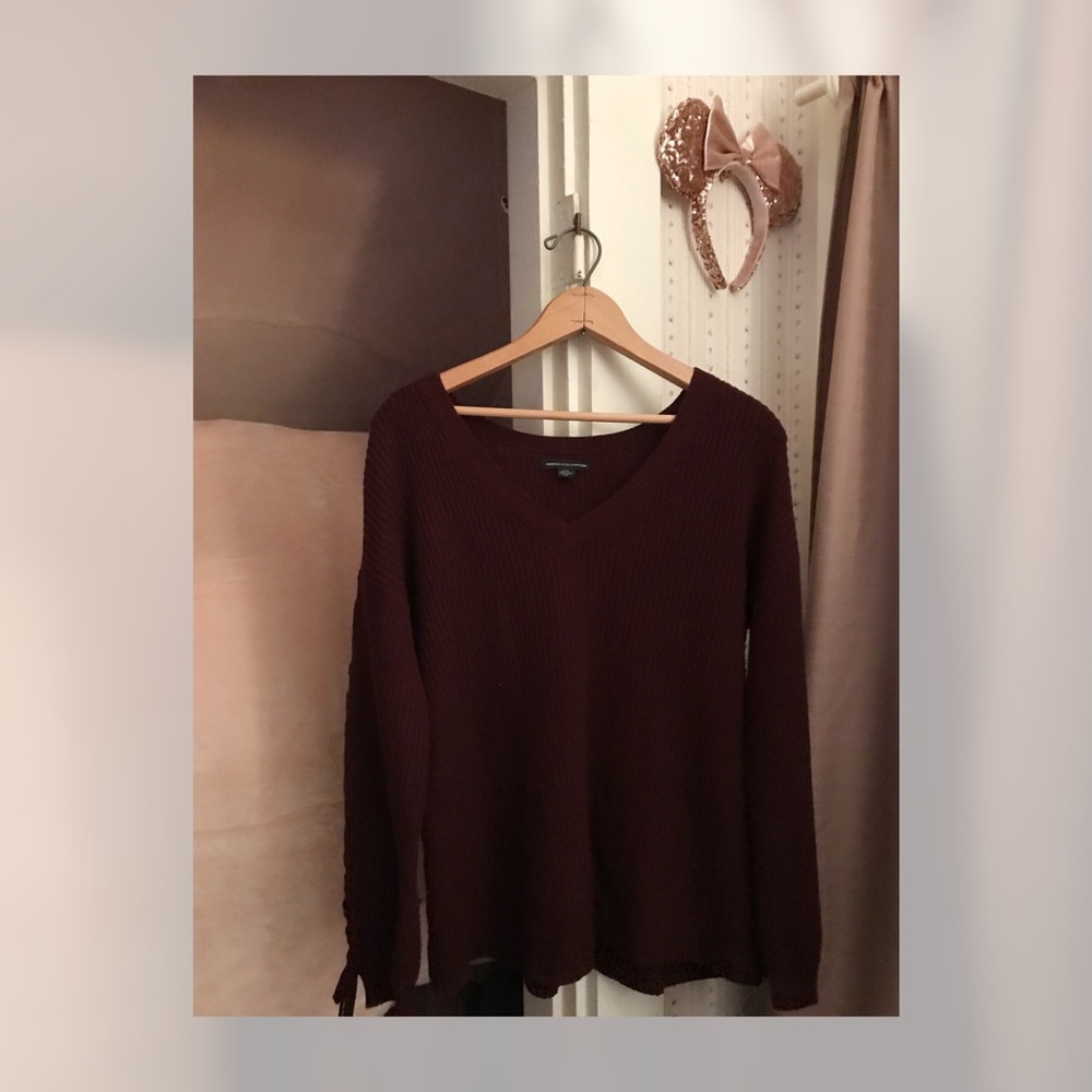 American Eagle Maroon Sweater // Small